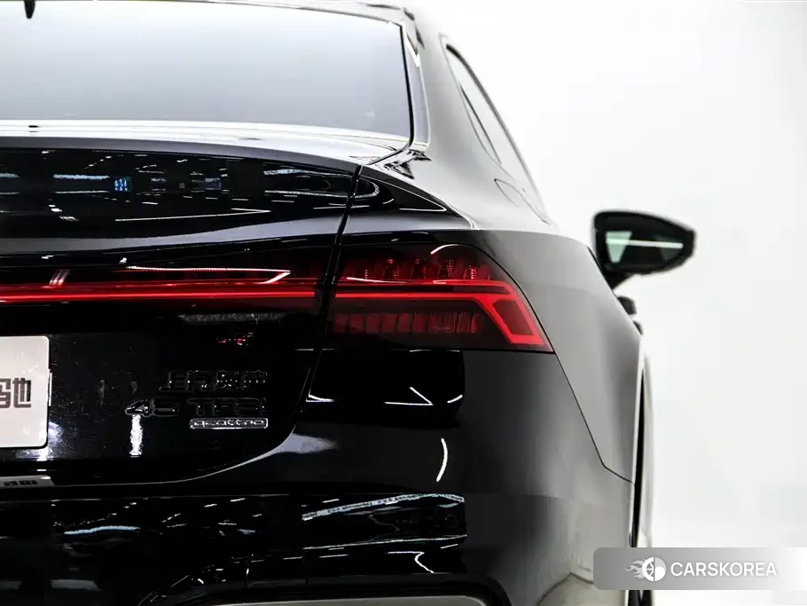 Audi A7L id 4601067 из Китая 12