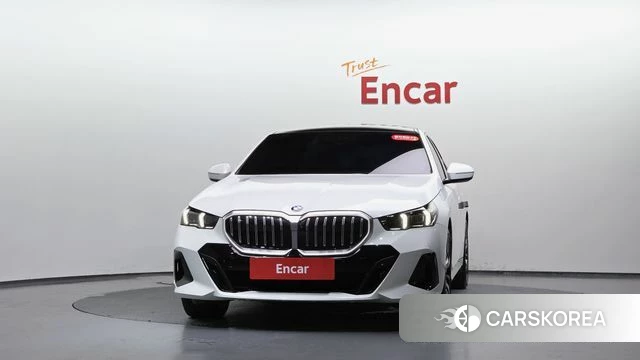 BMW 5 Series (G60) id 4639935 из Кореи 12