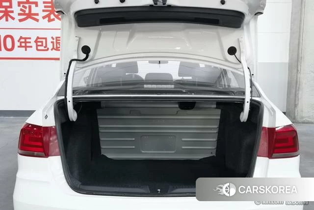 Volkswagen Santana id 4279256 из Китая 12