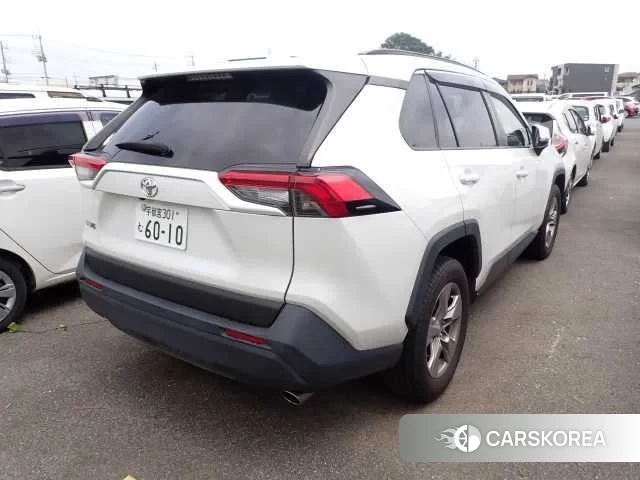 Toyota RAV4 2023 из Японии, фото 2