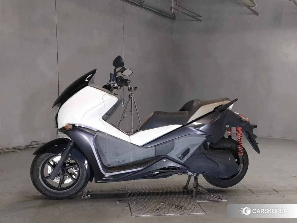 Проданный Honda PHASE S 2010 из Японии, фото 2