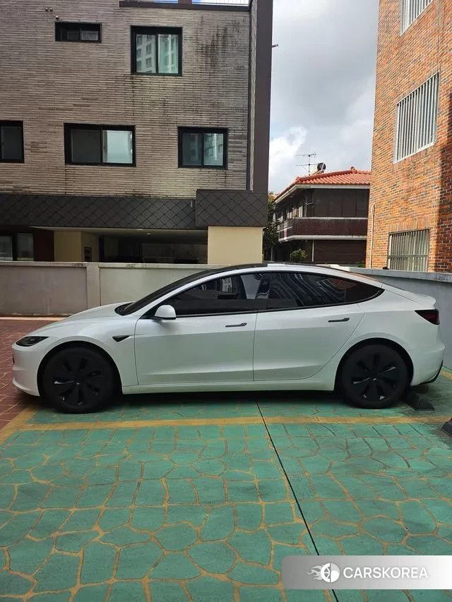 Tesla Model 3 2025 Белый из Кореи, фото 2