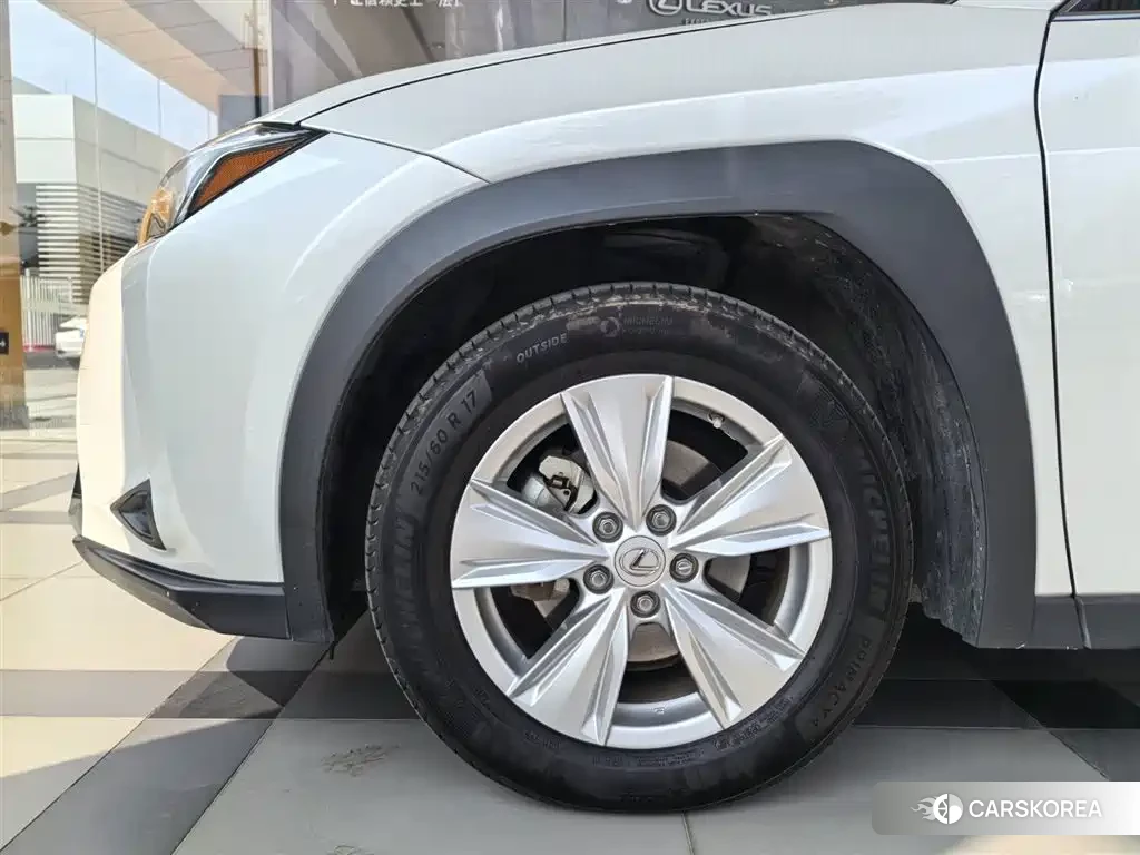 Lexus UX 2023 Белый из Китая, фото 2