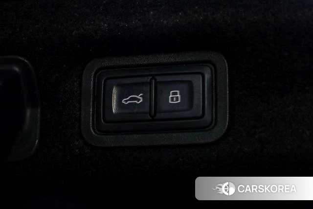 Audi A7L id 4278725 из Китая 12
