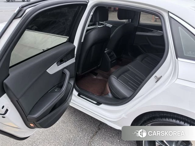 Audi A4L id 4353019 из Китая 7