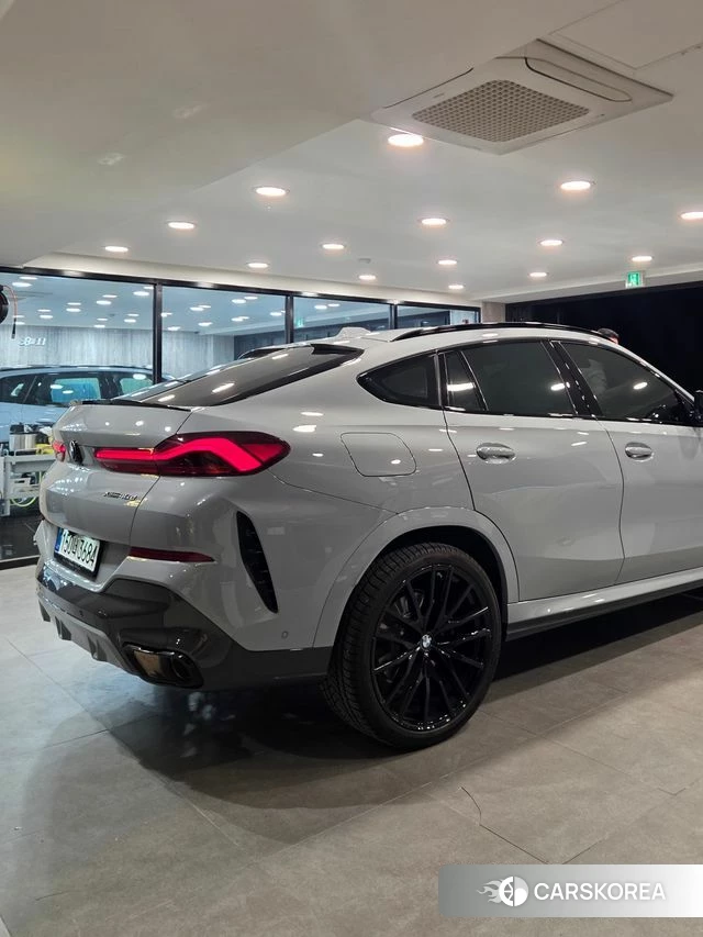 BMW X6 (G06) 2026 Светло-серебряный цвет из Кореи, фото 2