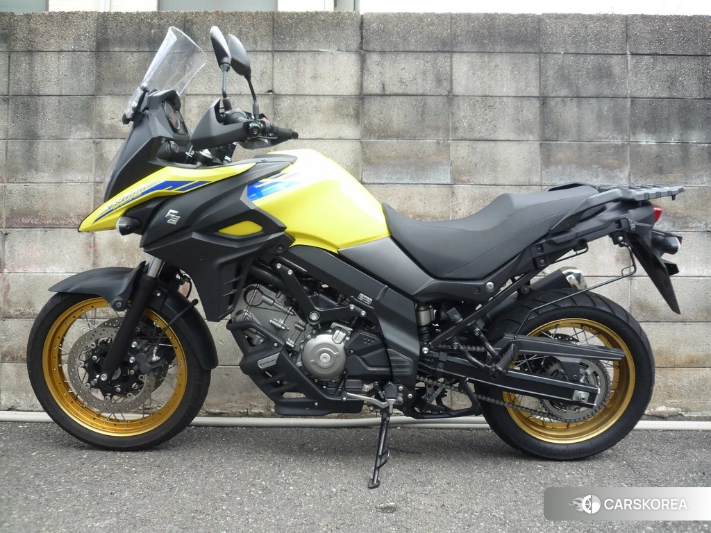 Проданный Suzuki V-STROM 650 XT 2022 из Японии