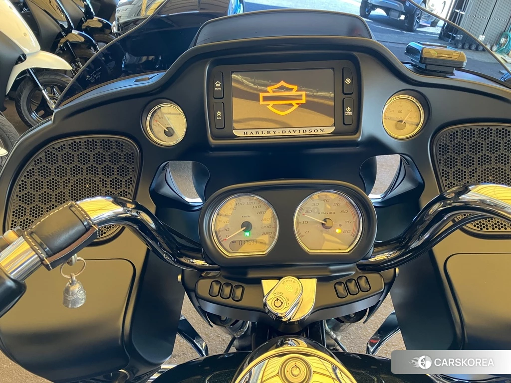 Проданный Harley-Davidson Road Glide FLTRX1580 2018 из Японии, фото 2