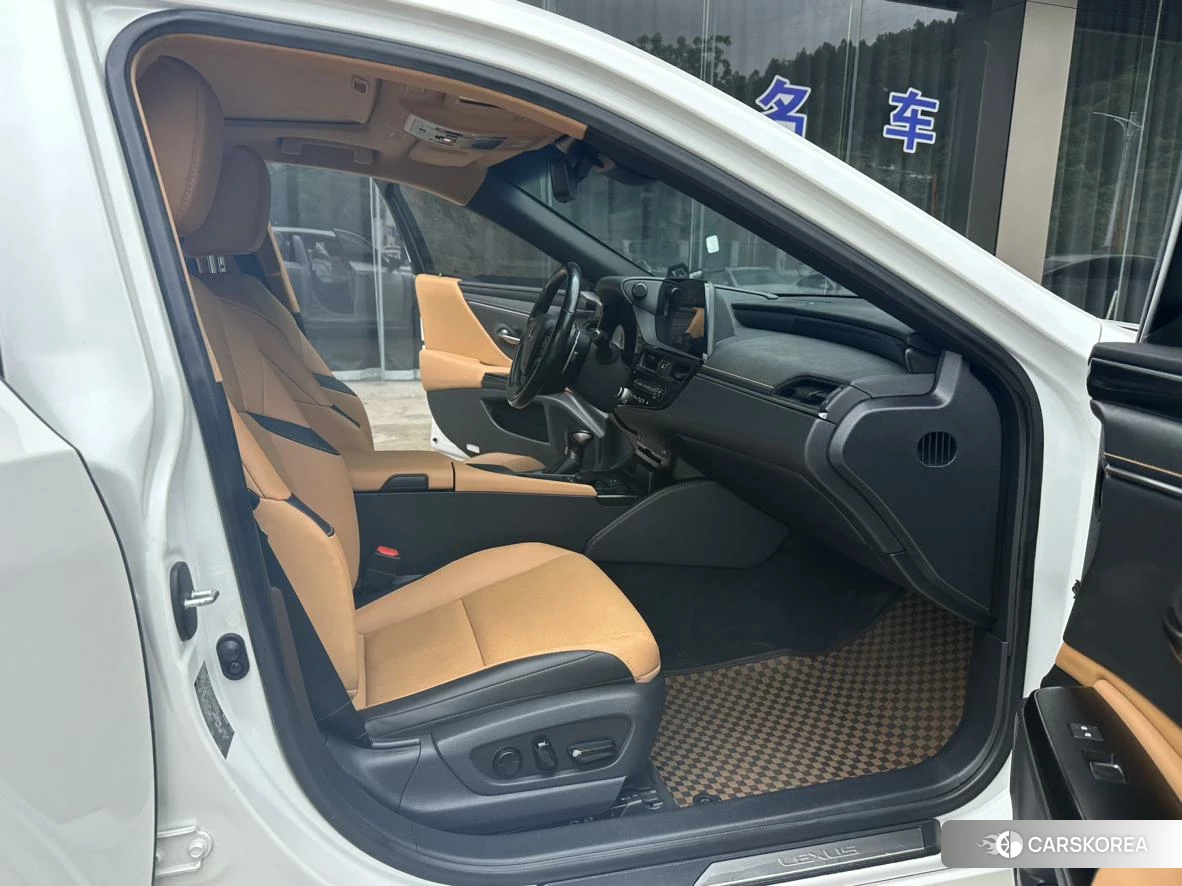 Lexus ES 2021 Белый из Китая, фото 4