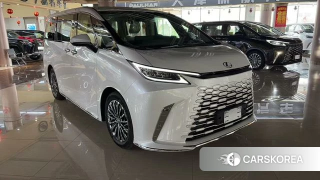 Lexus LM 2026 Белый из Китая, фото 2