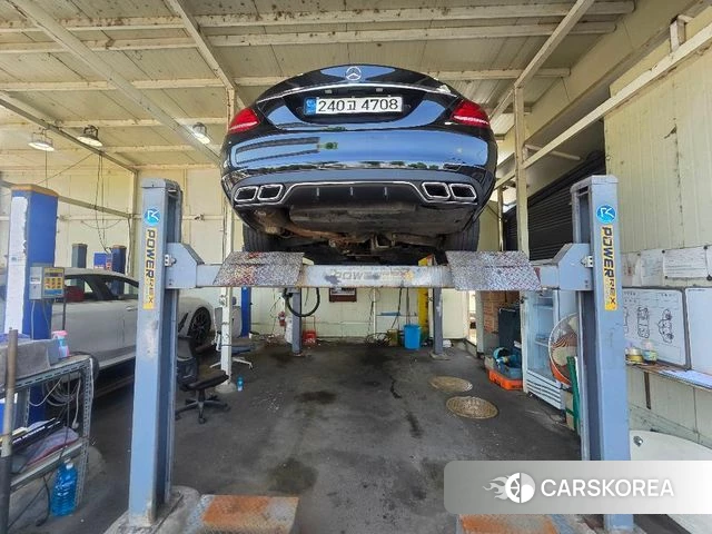 Mercedes-Benz C-Class W205 2018 Черный из Кореи, фото 2