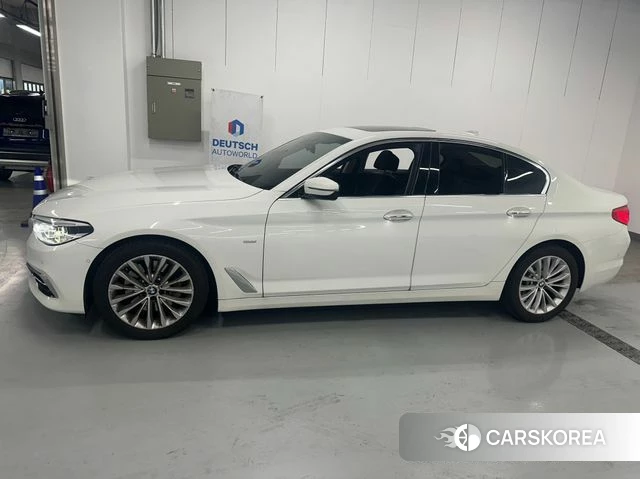 BMW 5 Series (G30) 2018 Белый из Кореи, фото 4