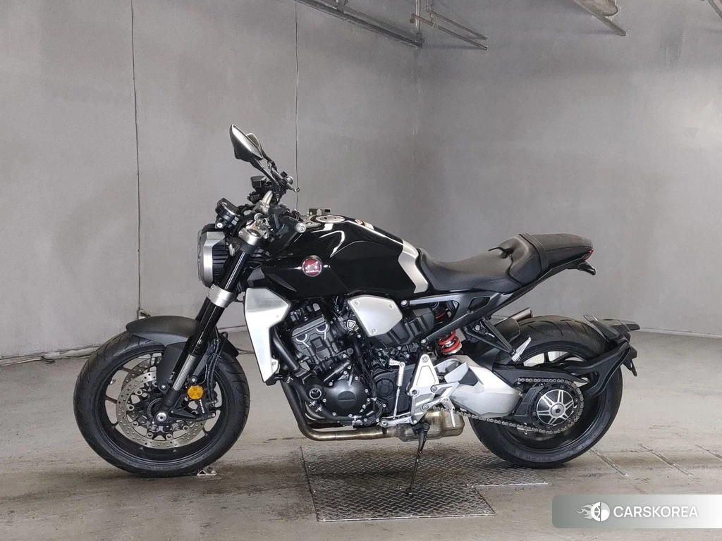 Проданный Honda CB1000R 2019 из Японии