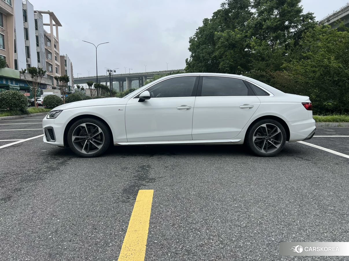 Audi A4L 2021 Белый из Китая, фото 2