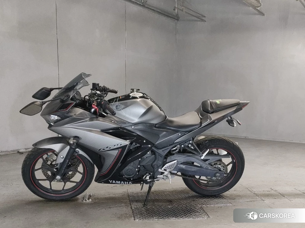 Проданный Yamaha YZF-R25 2016 из Японии