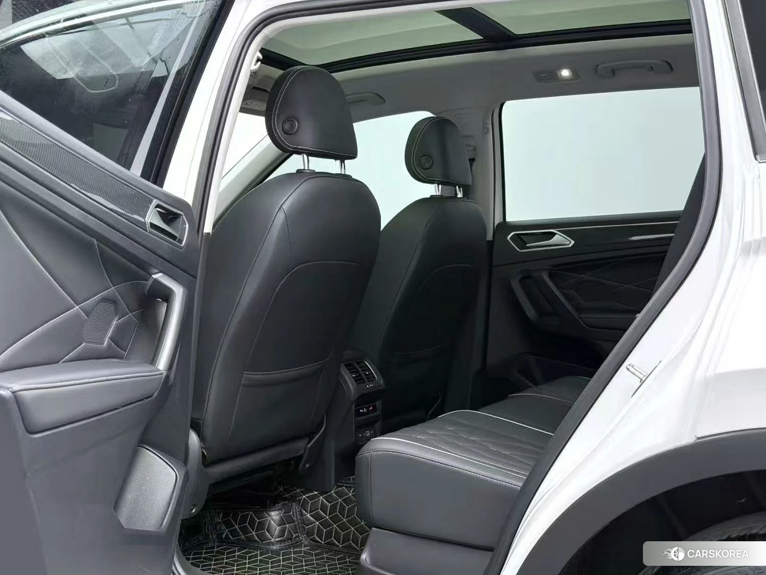 Volkswagen Tiguan L 2021 Белый из Китая, фото 2