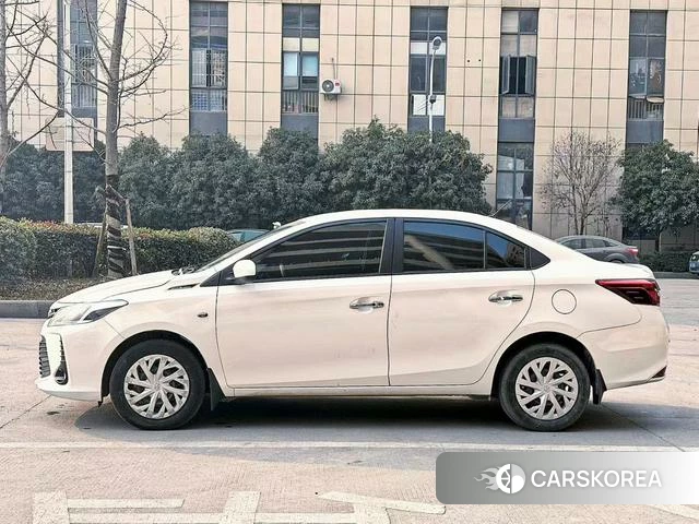 Toyota Vios 2023 Белый из Китая, фото 2