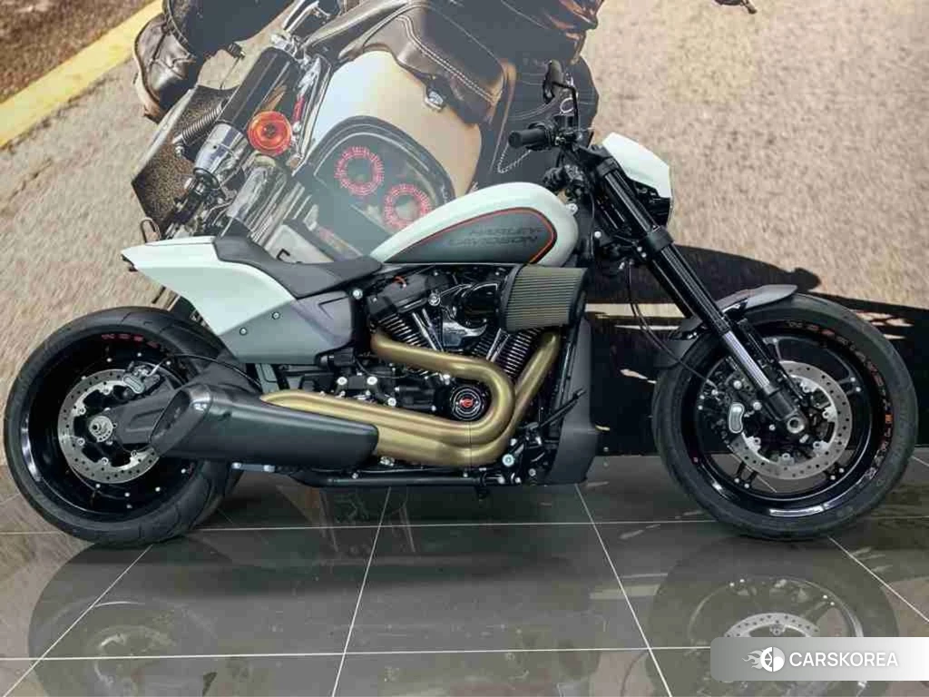 Проданный Harley-Davidson Softail FXDRS1870 114 2019 из Японии