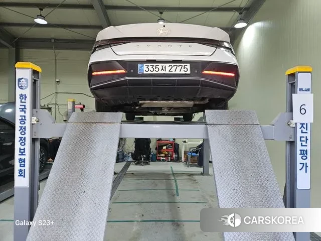 Hyundai The New Avante Hybrid (CN7) 2023 Белый из Кореи, фото 2