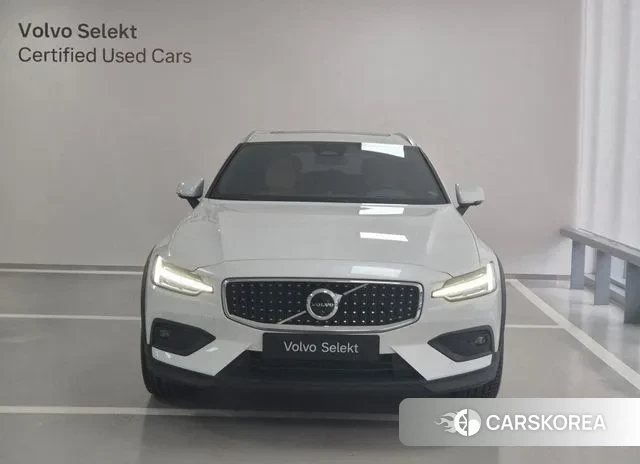 Volvo V60 Cross-Country 2nd Generation id 3223032 из Кореи 10