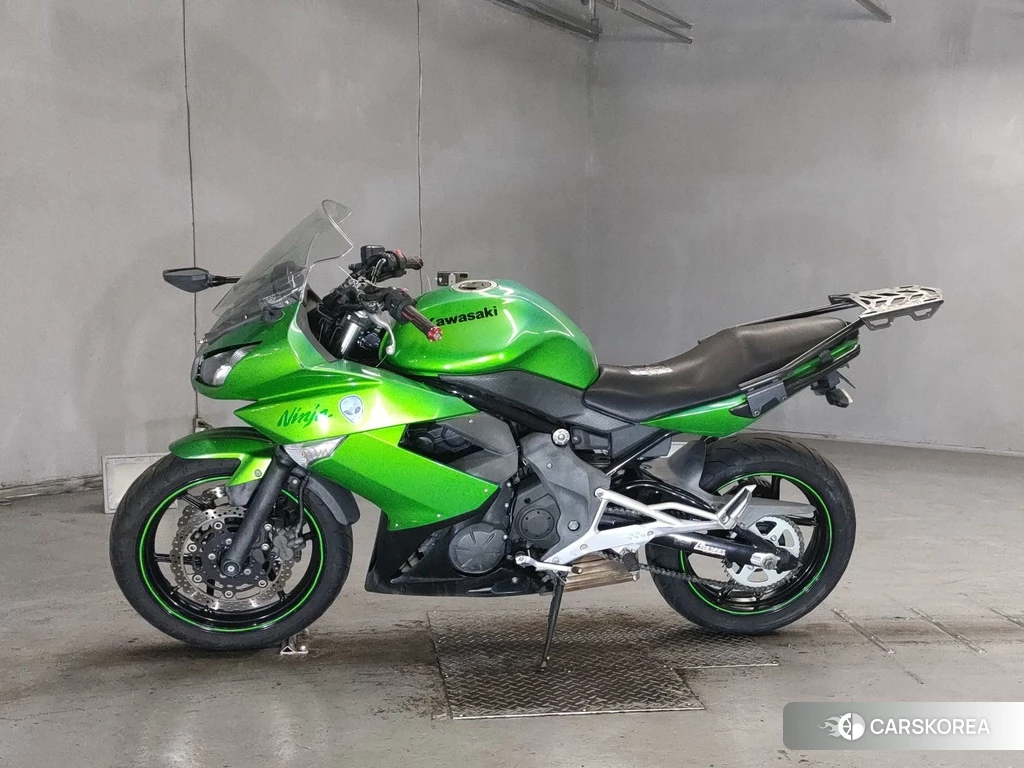 Проданный Kawasaki NINJA 400R 2011 из Японии