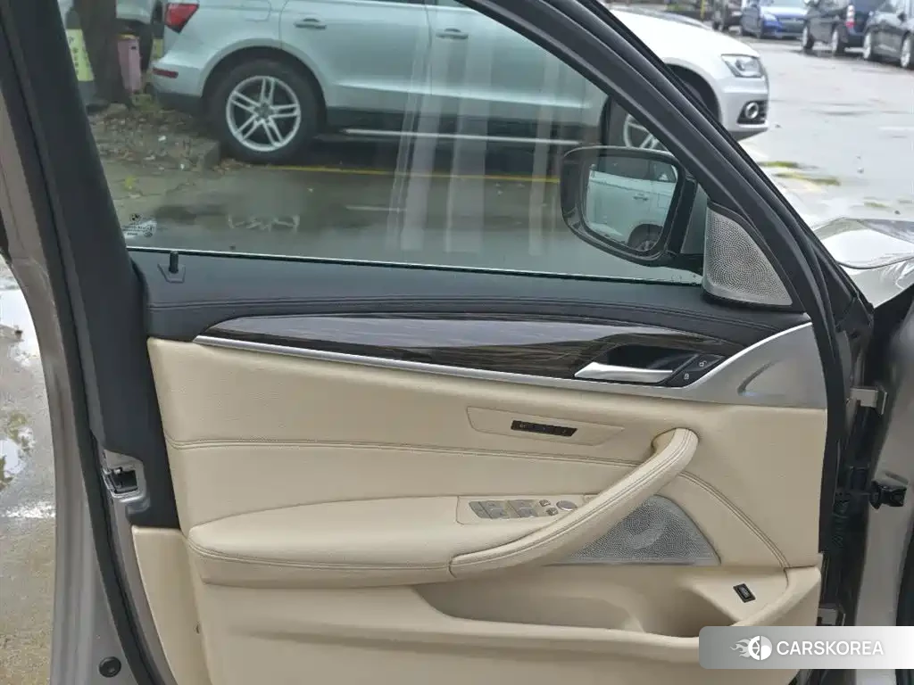 BMW 5 series id 4599773 из Китая 12