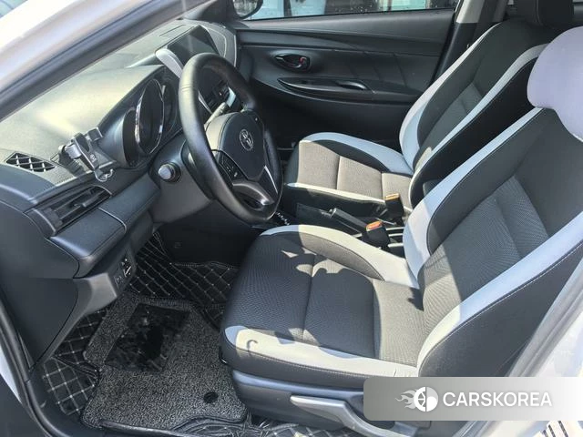 Toyota YARIS L Zhixuan 2022 Белый из Китая, фото 2
