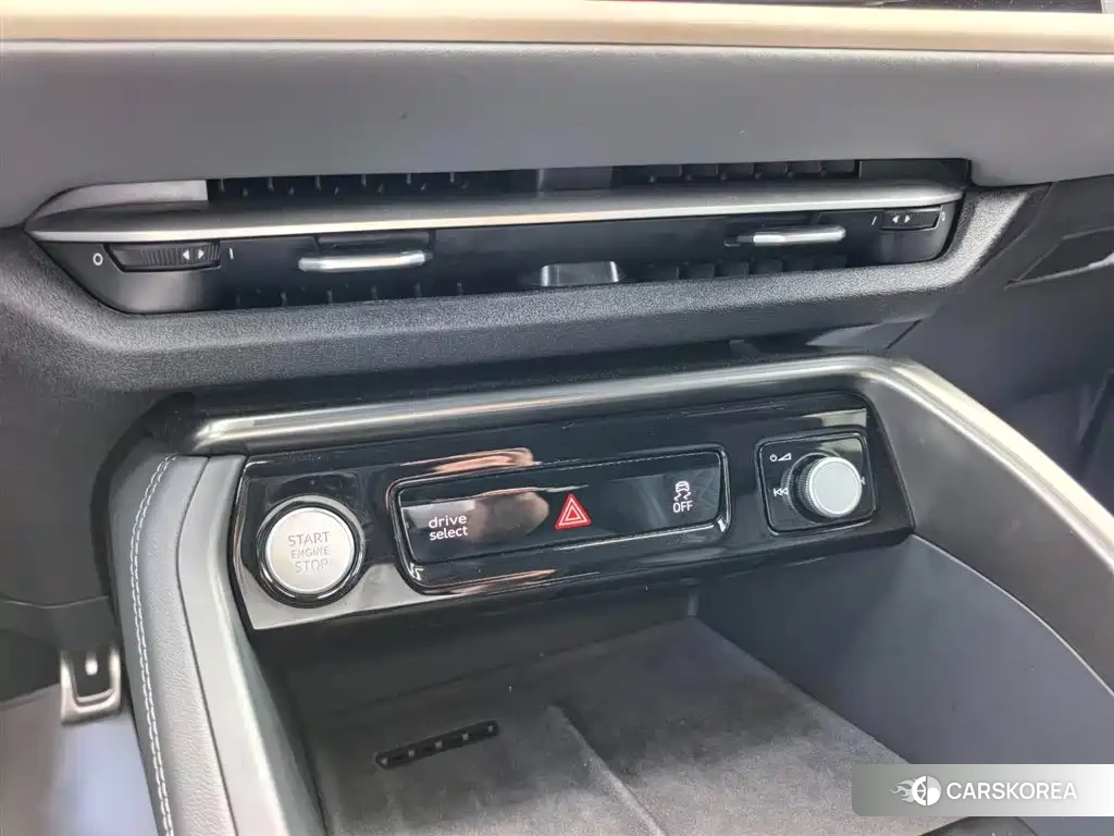 Audi Q5L id 4664397 из Китая 12