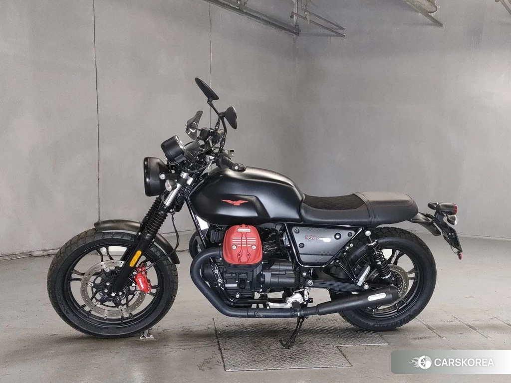 Проданный MOTO GUZZI V7 id 4165182 из Японии