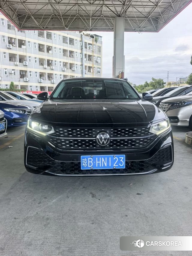 Volkswagen Passat 2025 Черный из Китая, фото 2