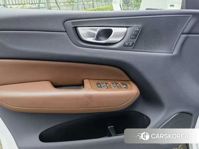 Volvo XC60 2023 Белый из Китая, фото 6