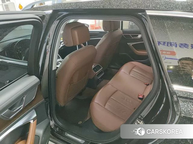 Audi A6 (import) 2021 Черный из Китая, фото 2