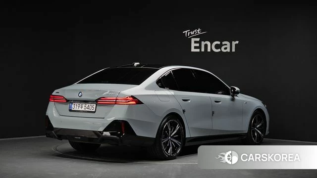 BMW 5 Series (G60) id 4480542 из Кореи 12