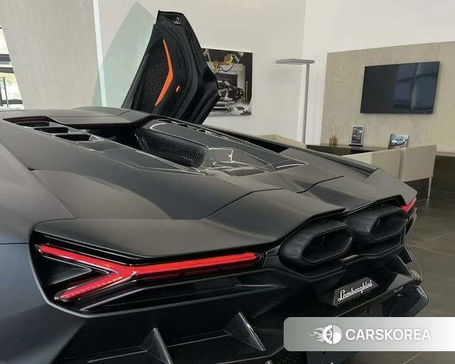 Lamborghini Revuelto 2023 Черный из Китая, фото 2