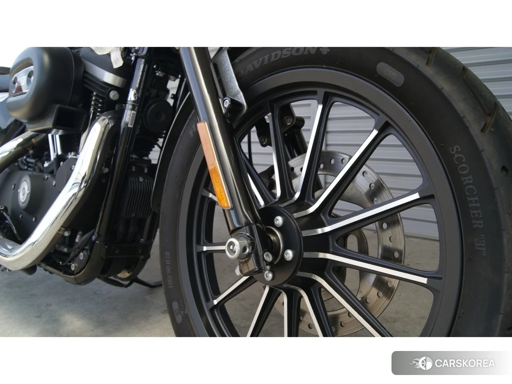 Проданный Harley-Davidson Sportster XL883N 2015 из Японии, фото 2