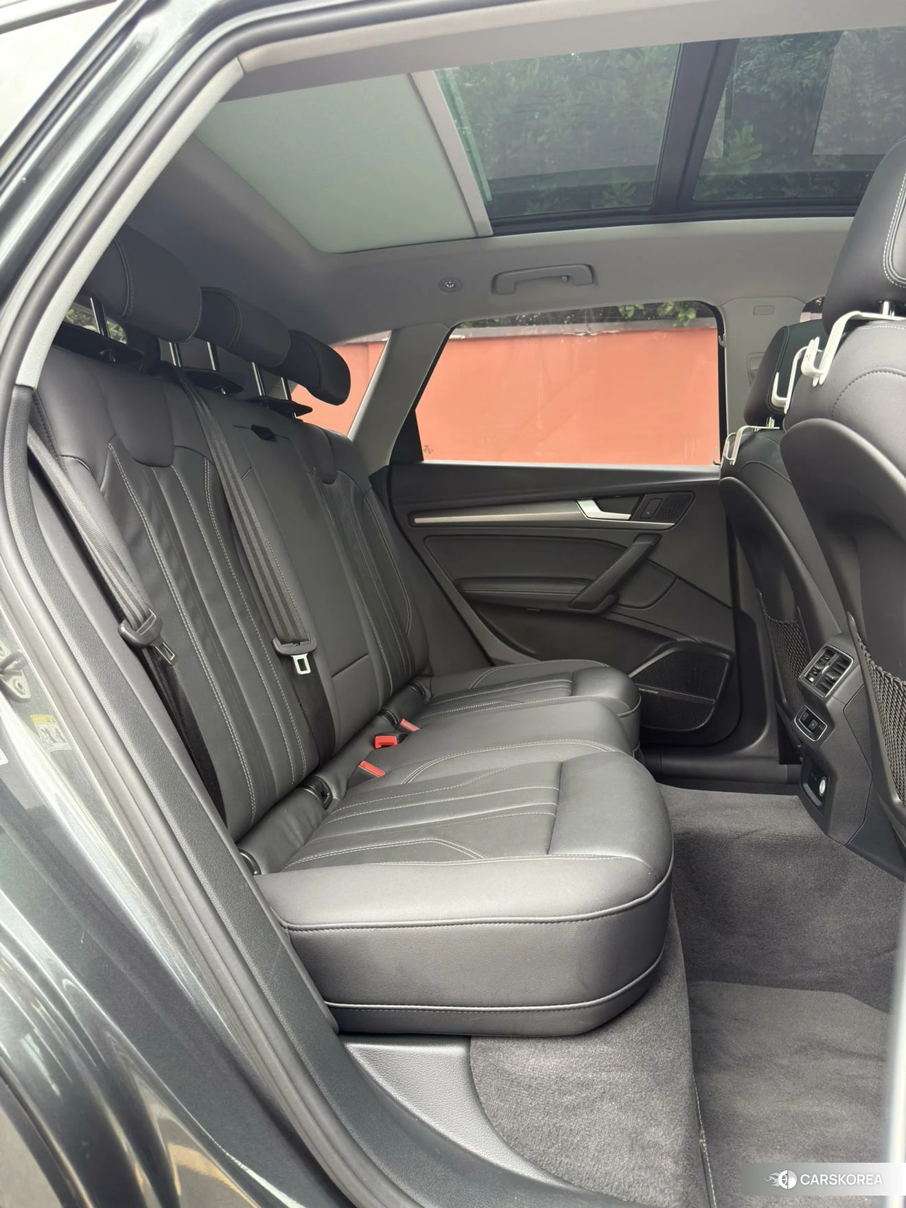 Audi Q5L 2021 Серебристо-серый из Китая, фото 5