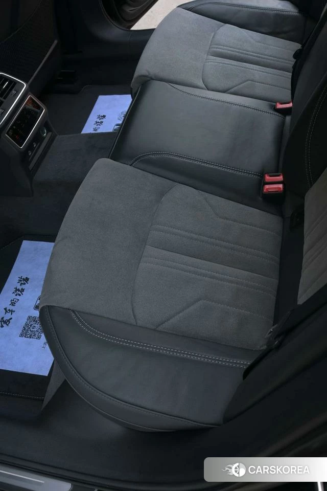 Audi A6L id 4239945 из Китая 12