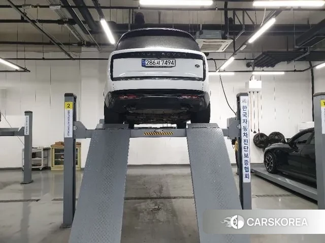 Land Rover Range Rover 5th Generation 2023 Белый из Кореи, фото 2