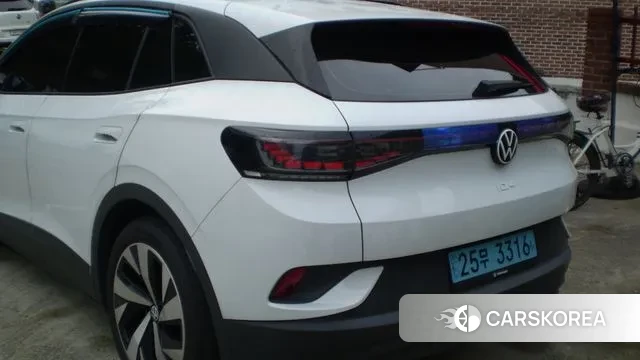 Volkswagen ID.4 2023 Белый из Кореи, фото 3