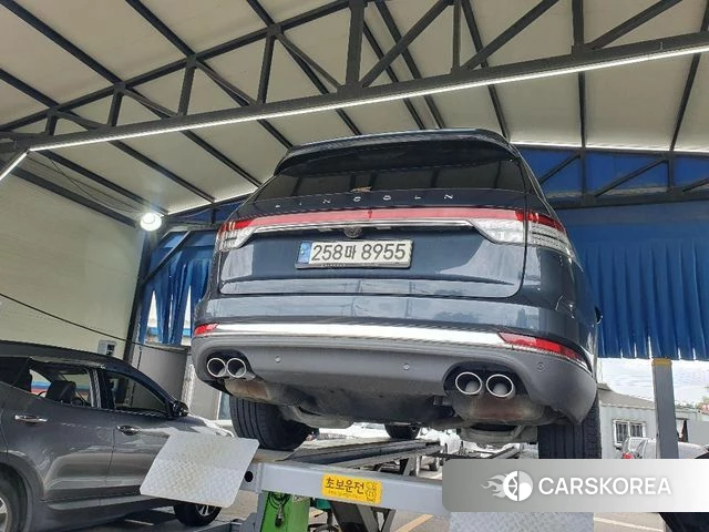 Lincoln Aviator 2nd generation 2022 Серый из Кореи, фото 2
