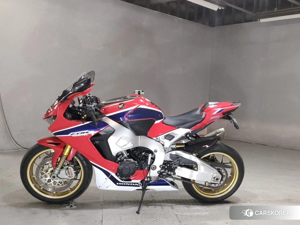 Проданный Honda CBR1000RR 2018 из Японии, фото 2