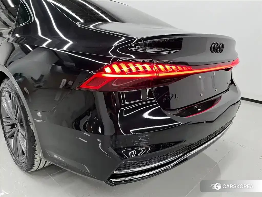 Audi A7L id 4548031 из Китая 8