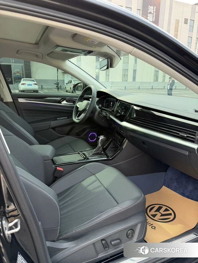 Volkswagen Passat 2025 Черный из Китая, фото 3