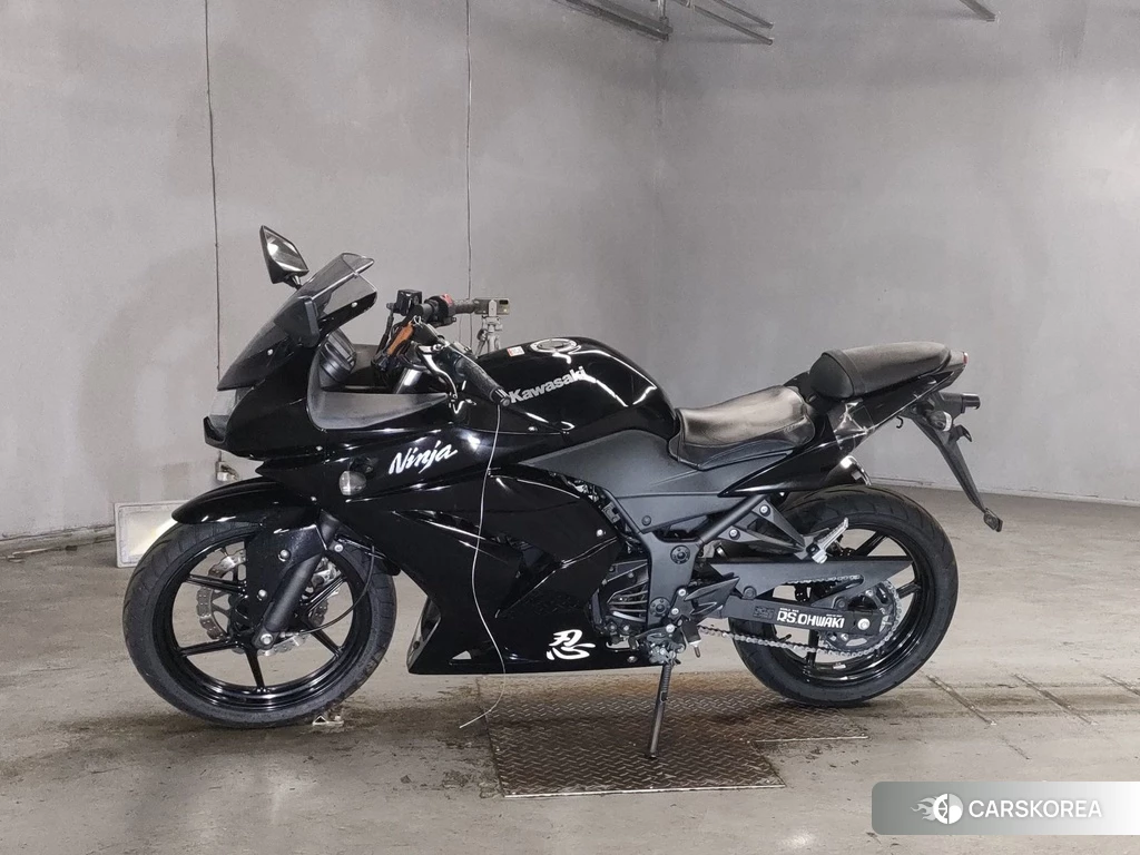 Проданный Kawasaki NINJA 250R 2011 из Японии