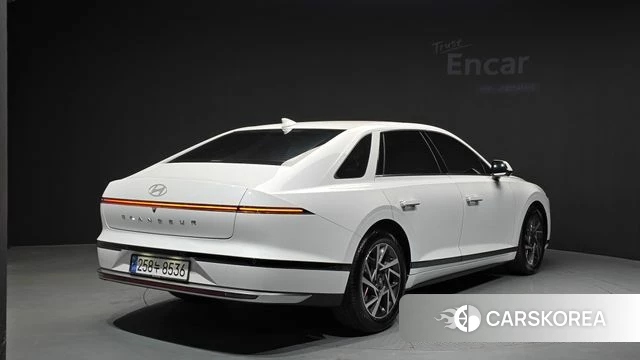 Hyundai Grandeur (GN7) id 3891832 из Кореи 12