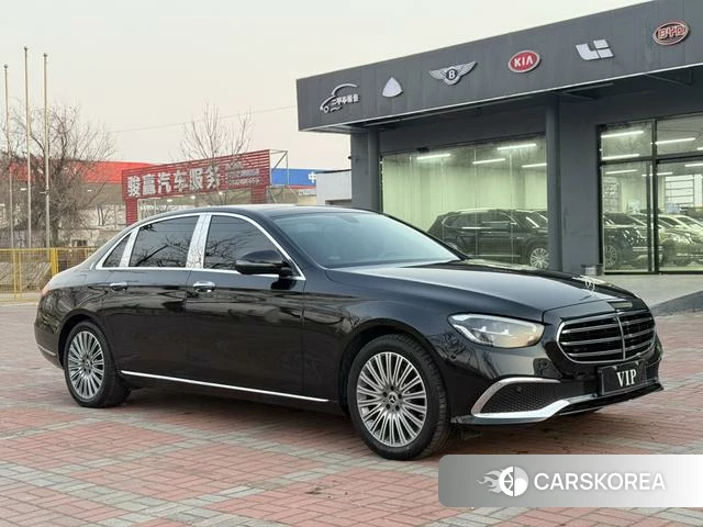 Mercedes-Benz E-class 2022 Черный из Китая, фото 2