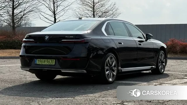 BMW i7 (G70) id 3664295 из Кореи 12