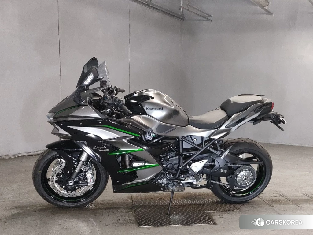 Проданный Kawasaki NINJA H2 SX SE 2022 из Японии, фото 2