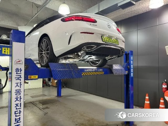 Mercedes-Benz E-Class W213 2023 Белый из Кореи, фото 2