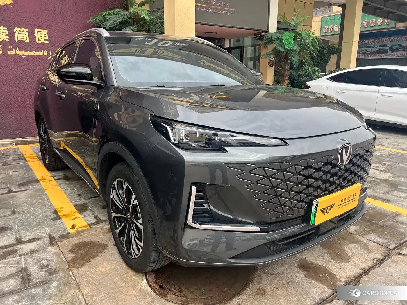 Chang'an CS55PLUS PHEV 2025 Silver/gray из Китая, фото 2